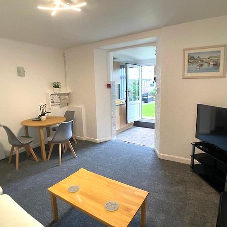 Bedford Holiday Apartments Пейнтон Экстерьер фото