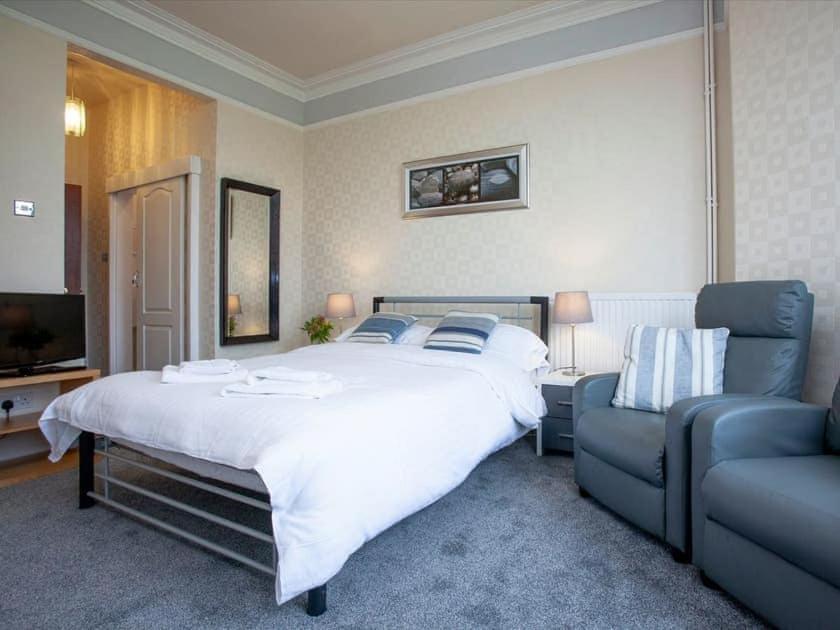 Bedford Holiday Apartments Пейнтон Экстерьер фото