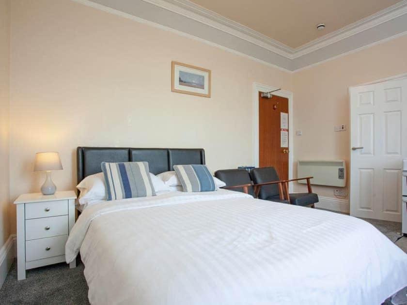 Bedford Holiday Apartments Пейнтон Экстерьер фото