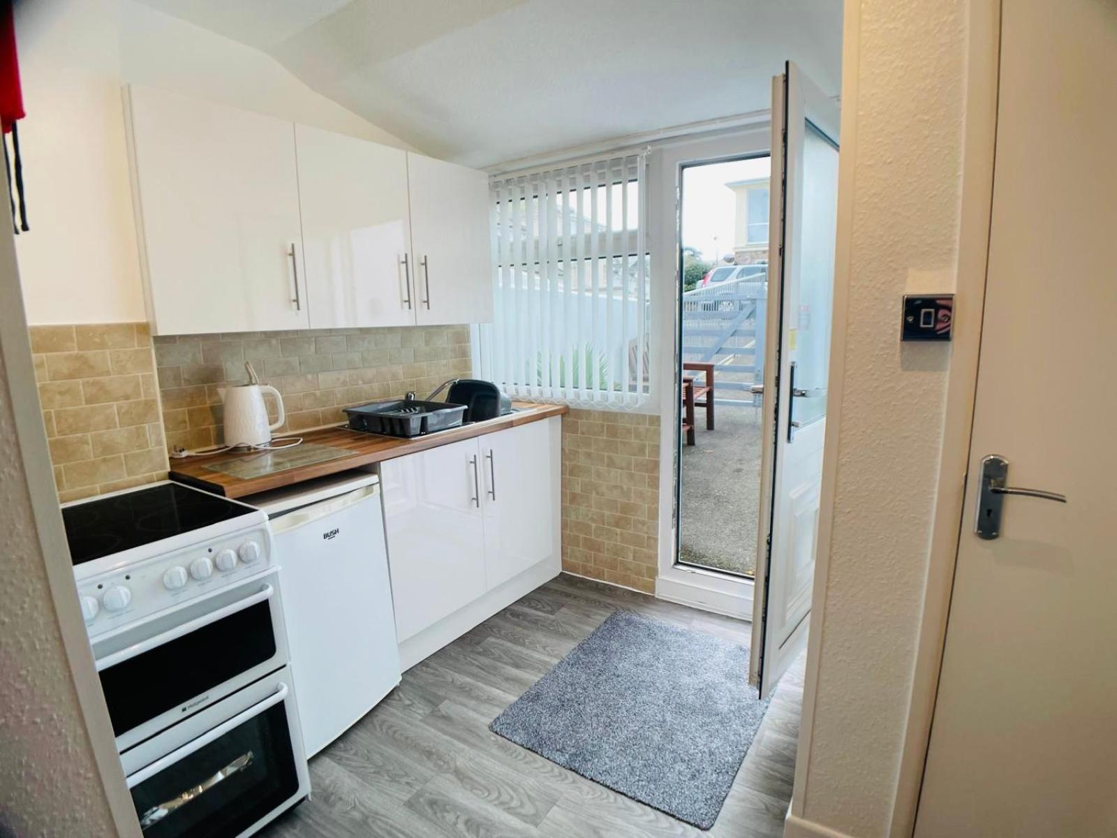 Bedford Holiday Apartments Пейнтон Экстерьер фото